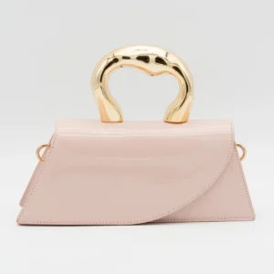 Bolso de fiesta efecto acharolado nude con asa efecto metálico